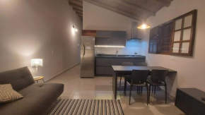 Cepilho - Flat recém inaugurado, 50mts da Praia, Churr, Piscina, WiFi eficiente, Netflix